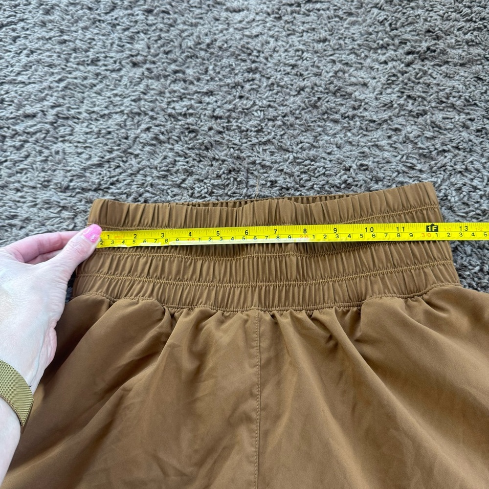 Nike Training One Ultra High Rise 3 inch Shorts Brown Rust Cognac S - Picture 5 of 7